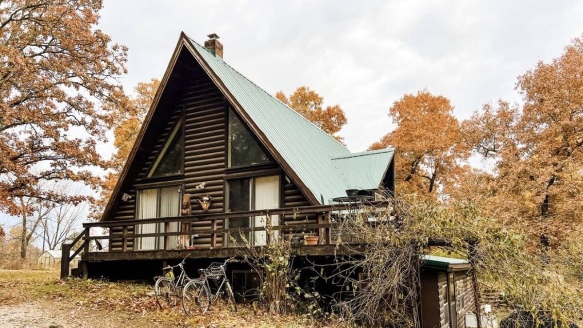 Stockton Cabin | Modern A-Frame Cabin with a Tranquil Pond and Fiber internet!