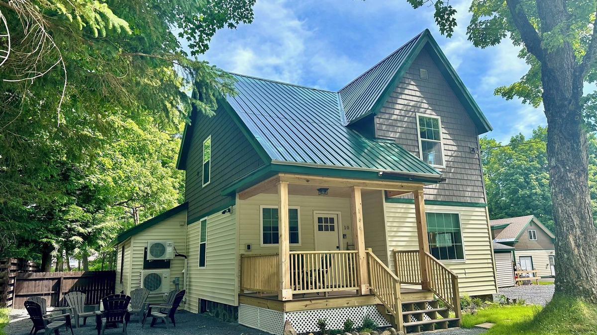 Old Forge House | Modern ADK-style 3-bedroom house in Old Forge with AC, WiFi, Pool! Walk to town!