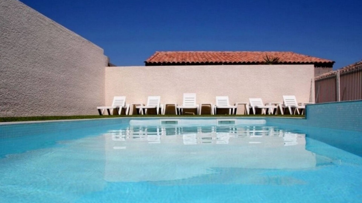 Puissalicon House | Modern, air-conditioned house with large private terrace and shared swimming pool
