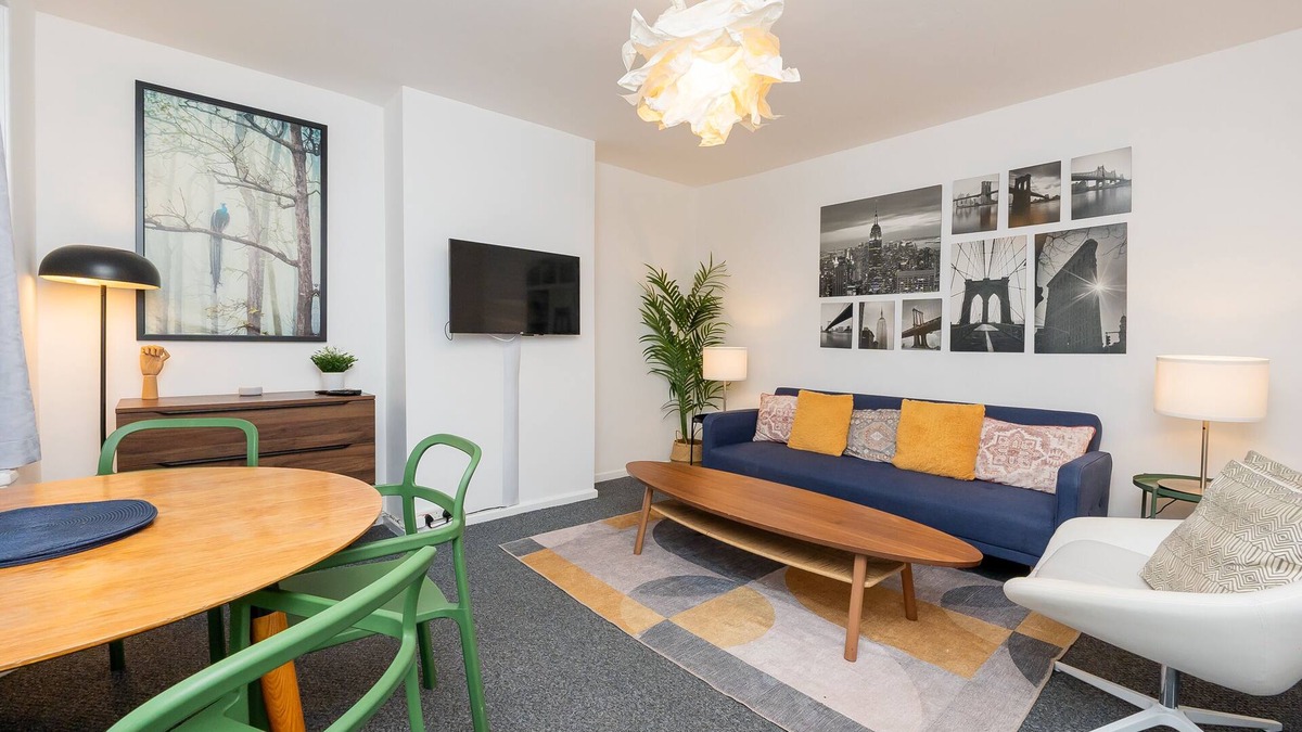 Severn Beach House | Modern | All Mod Cons | IPTV| BBQ | Sleeps 8