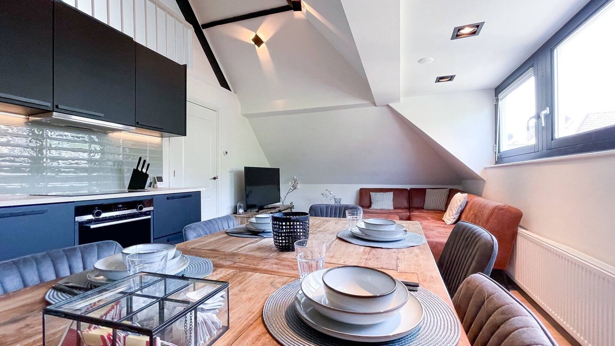 The Hague Center Apartment | Modern and bright apartment