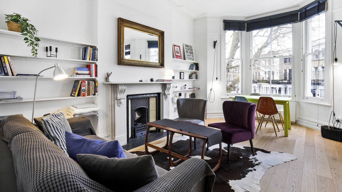 West Kensington Apartment | Modern and bright two bedrooms flat with terrace located in a Victorian building