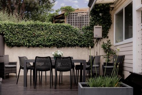 West Hobart House | Modern and central cottage in West Hobart