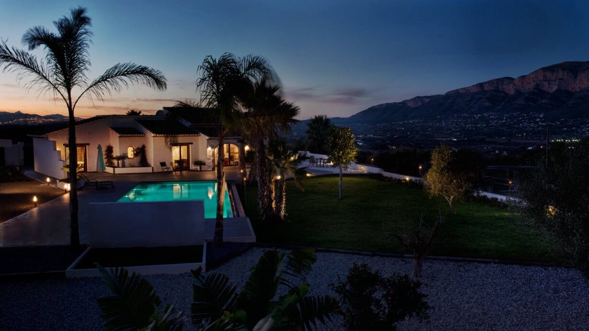 Tarraula Villa | Modern and cheerful villa in Javea, on the Costa Blanca, Spain with private pool for 6 persons