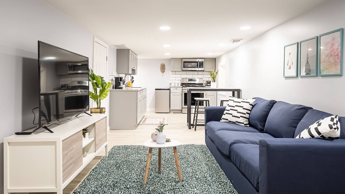 Logan Square Apartment | Modern and Comfy 1BR Apartment in Logan Square!