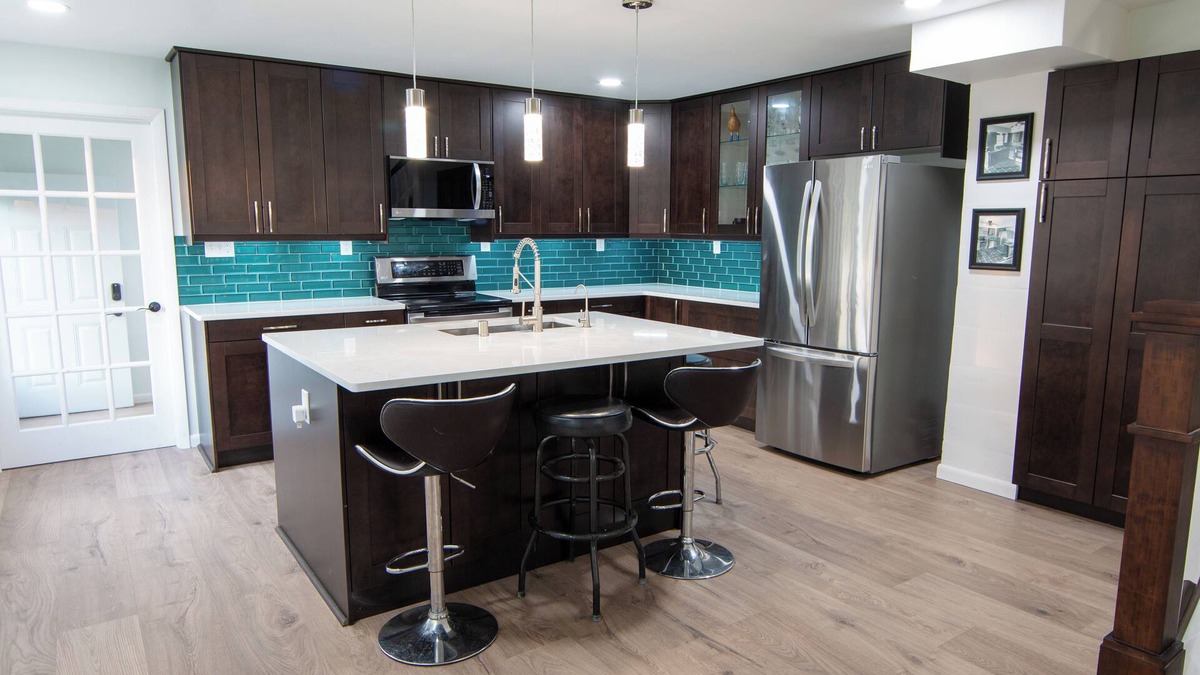 Waukesha House | Modern and Convenient Waukesha 3BR home with 2 King Beds and Hot Tub