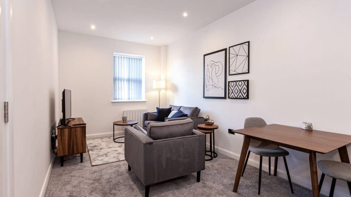 Bolton Apartment | Modern and Cosy 1 Bedroom Apartment in Bolton