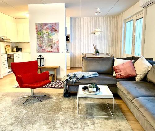 Kallio Apartment | Modern and cosy 3-bedroom apartment with private sauna, in trendy Kalasatama
