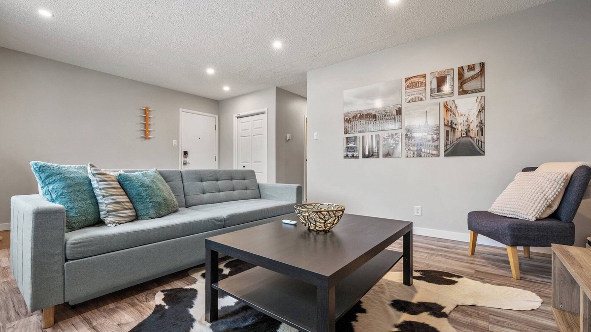 Calgary Apartment | Modern and Cozy 2 Bedroom Retreat Near DT & Airport; Fully Renovated in 2024!