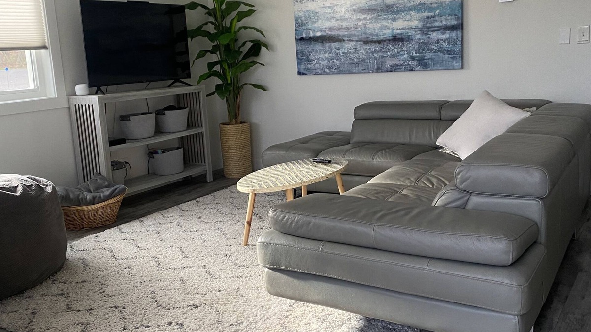 Duluth Cottage | Modern and cozy home near UMD. Dog Friendly!