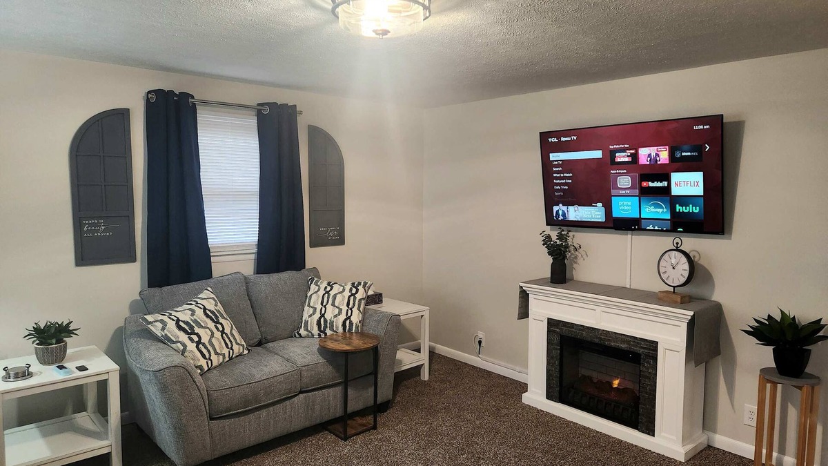 Columbus House | Modern and Cozy Space Near Columbus Attractions