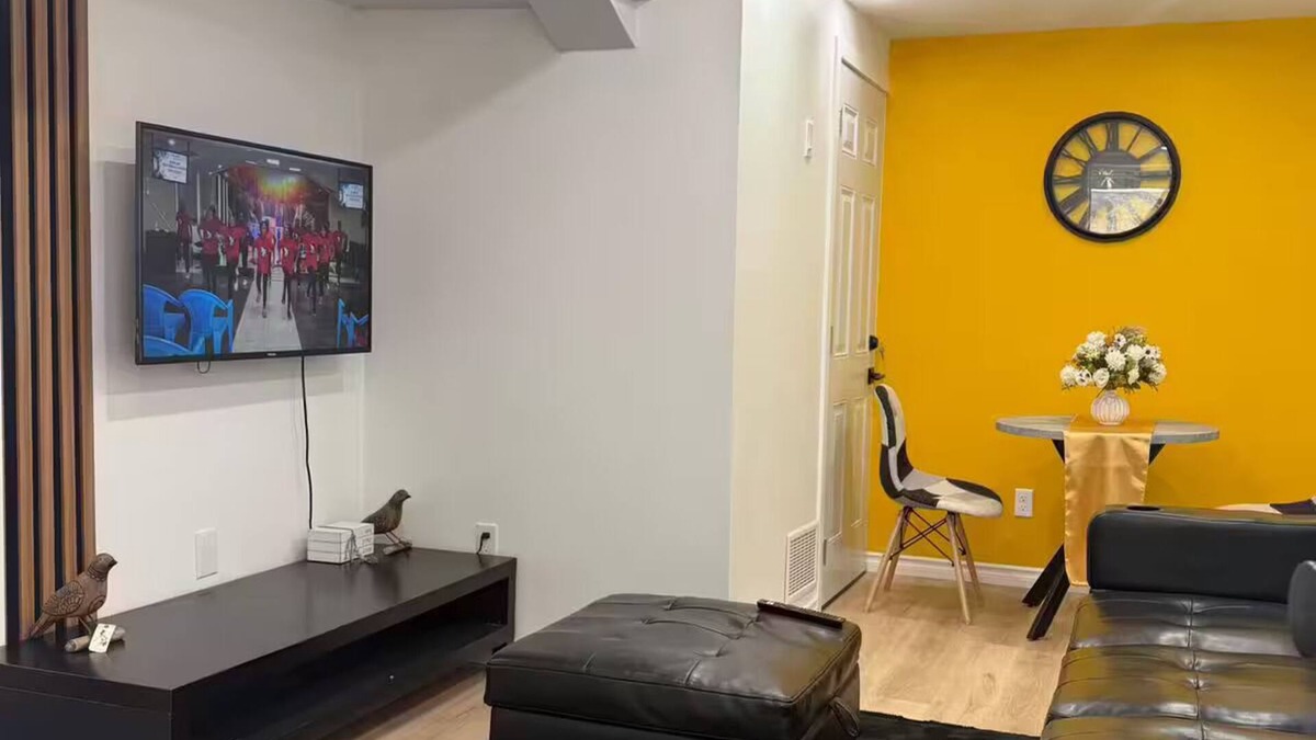 Lakeview Apartment | Modern and Cozy Unit Near Lakeview Beach