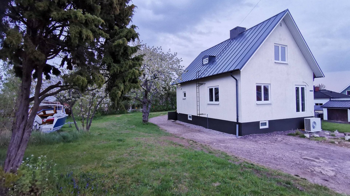 Peru-Lidhem Cottage | Modern and fresh basement apartment for up to 6 plus baby.