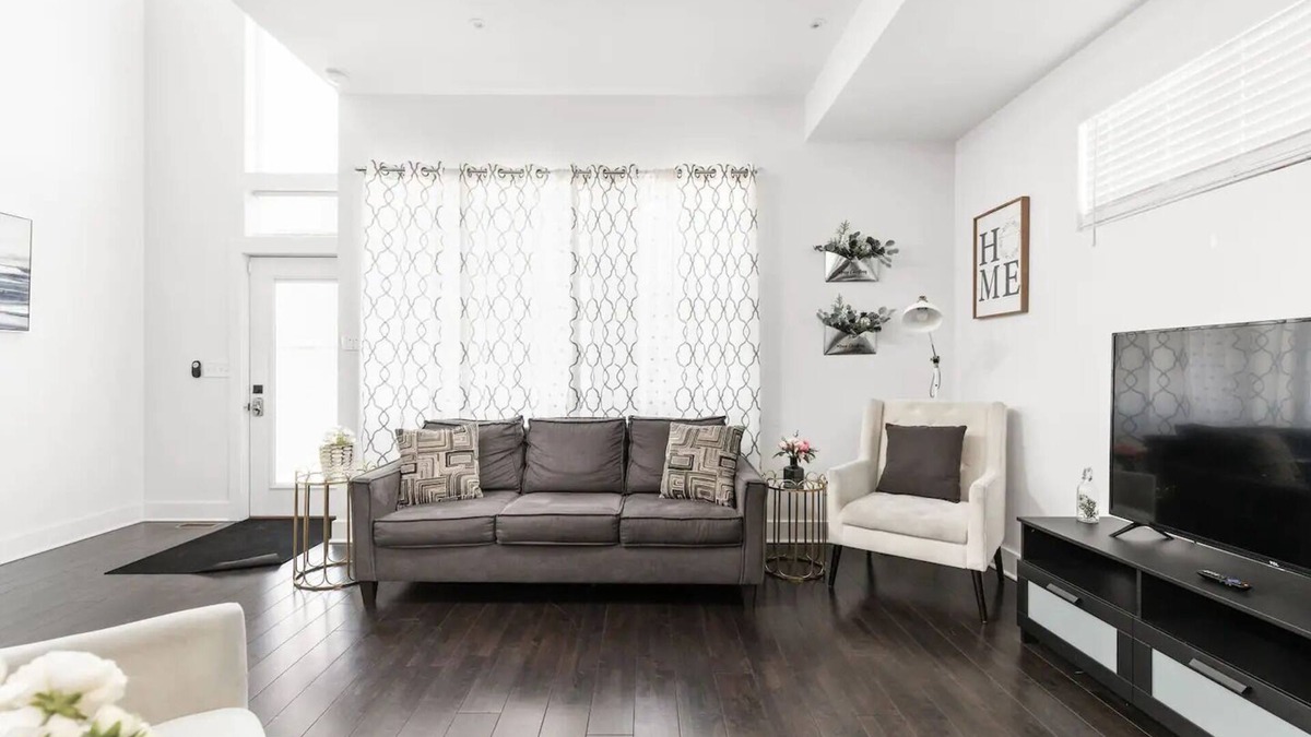 Fountain Square House | Modern and Fun 4BR+ Pool Table in Fountain Square