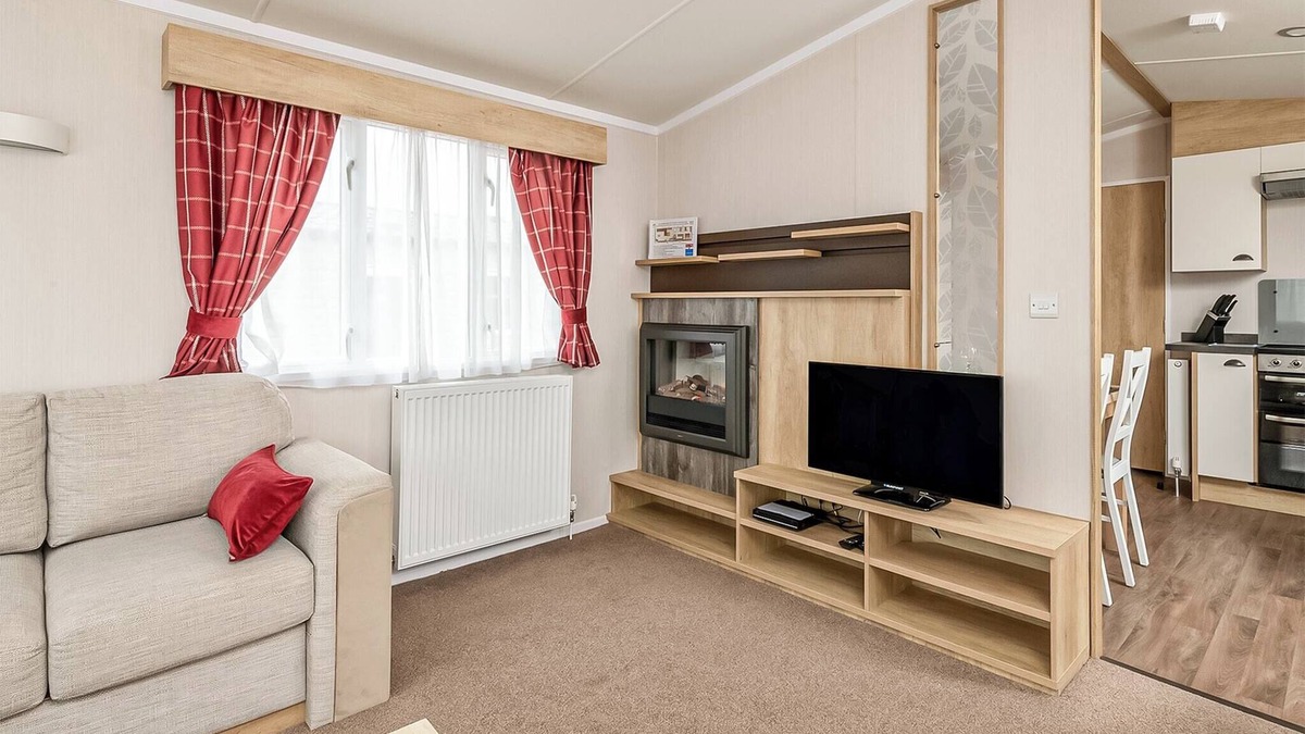 Tiddington House | Modern and comfortable 2 bedroom caravan with one double and one twin.