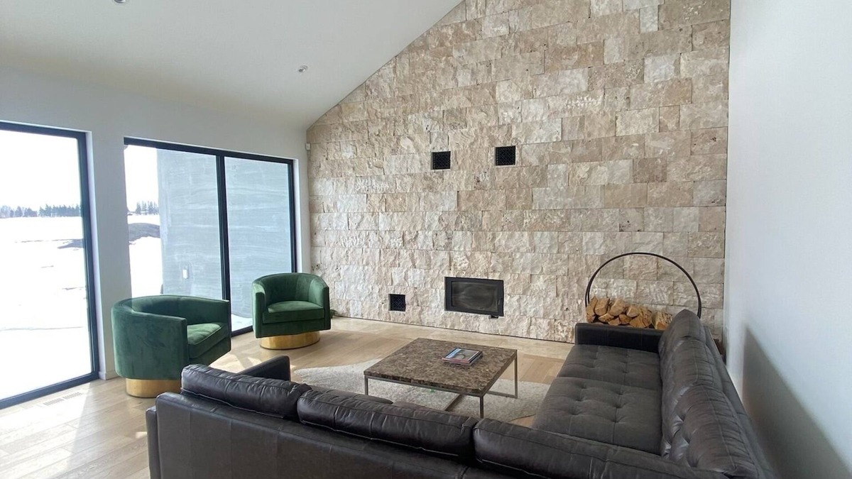 New Bothwell Cottage | Modern and spacious country house minutes outside the city