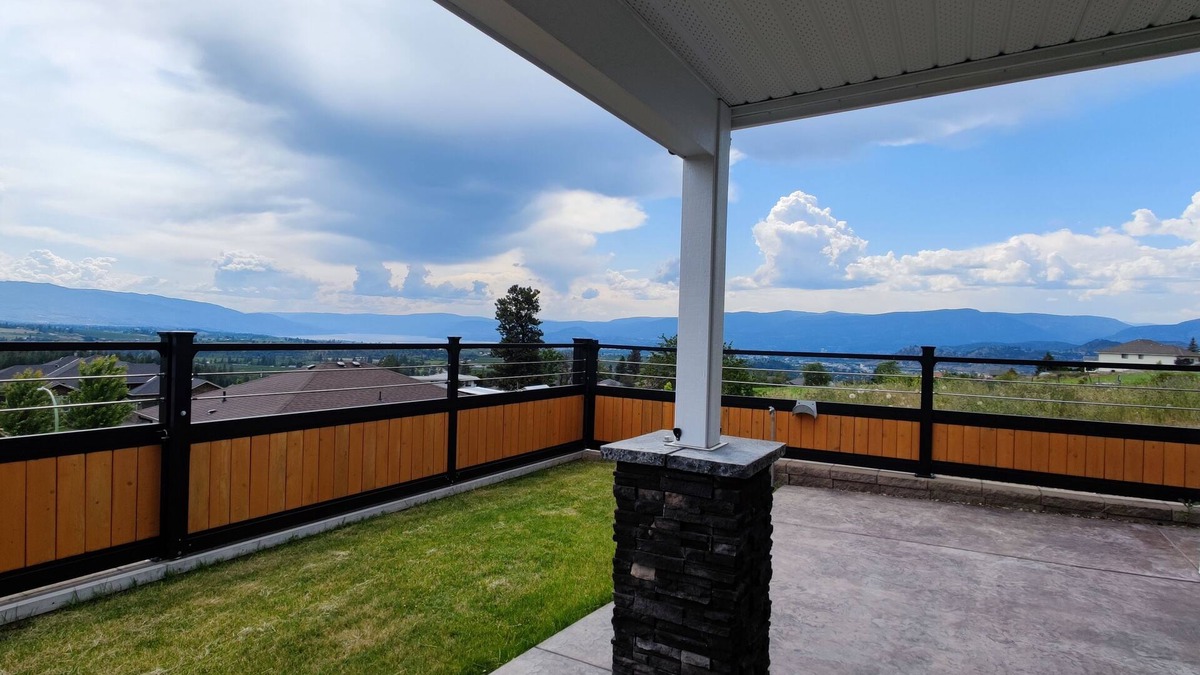 Black Mountain House | Modern and spacious 2 beds and 2 baths suite with fantastic view for 1-5 guests