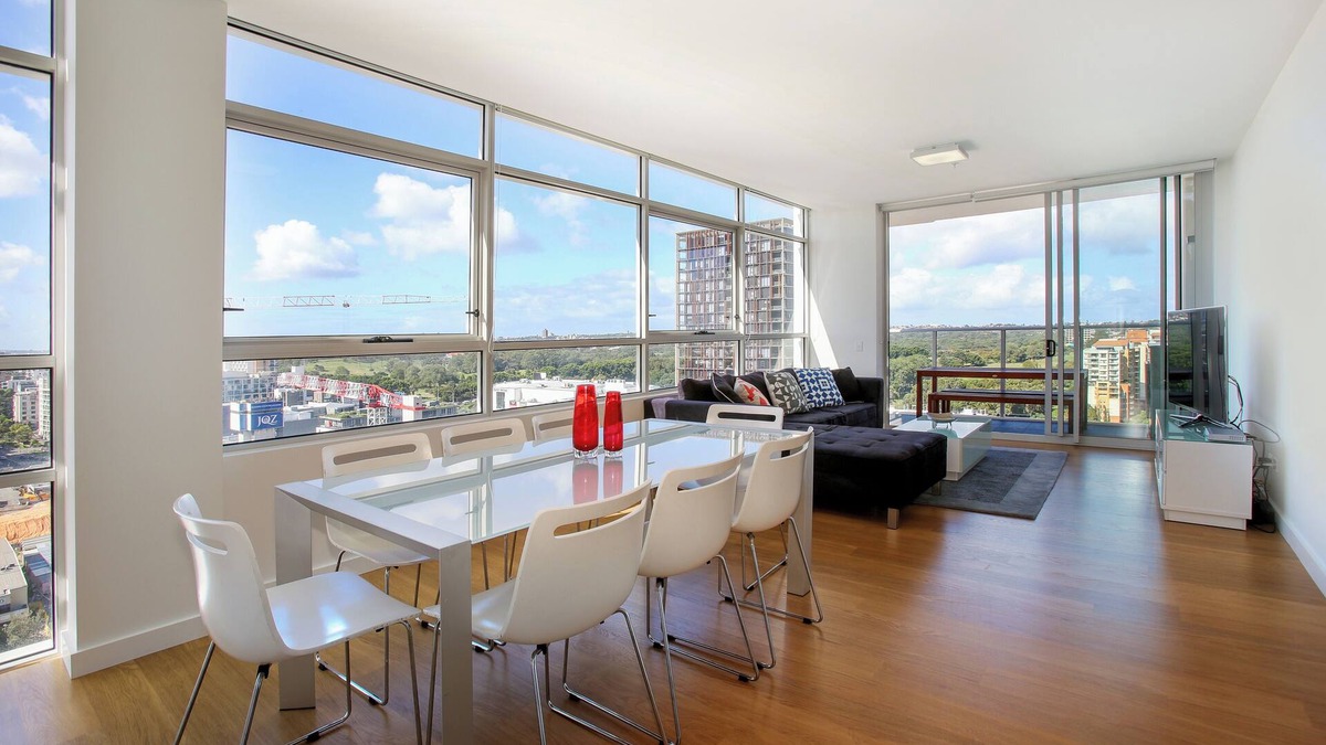 Zetland Apartment | Modern and Spacious 3BR Zetland Apartment with Views over Moore Park