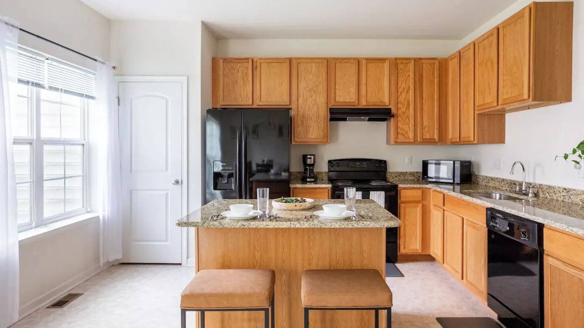 Newark House | Modern and Spacious townhome minutes from UDel