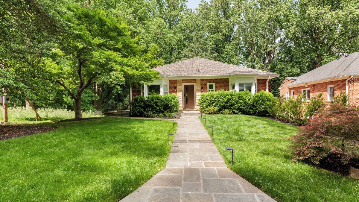 Brightwood House | Modern and Spacious 4BR 4BA House in Rock Creek Park