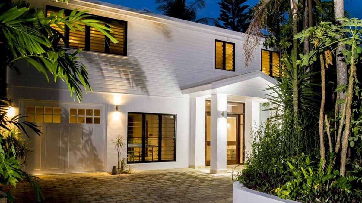 Oak Beach House | Modern and stylish and located right on picturesque Oak Beach
