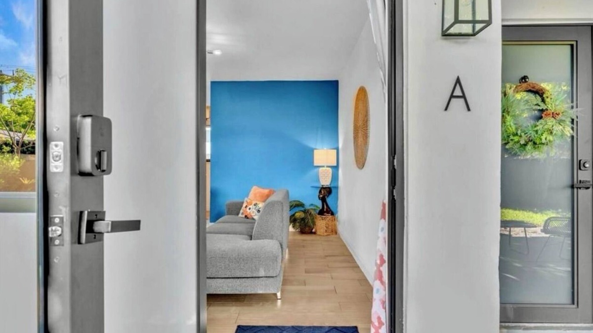 Central Oakland Park Apartment | Modern and Stylish 1-bedroom apartment in Oakland Park with WiFi, AC, Washer/Dry