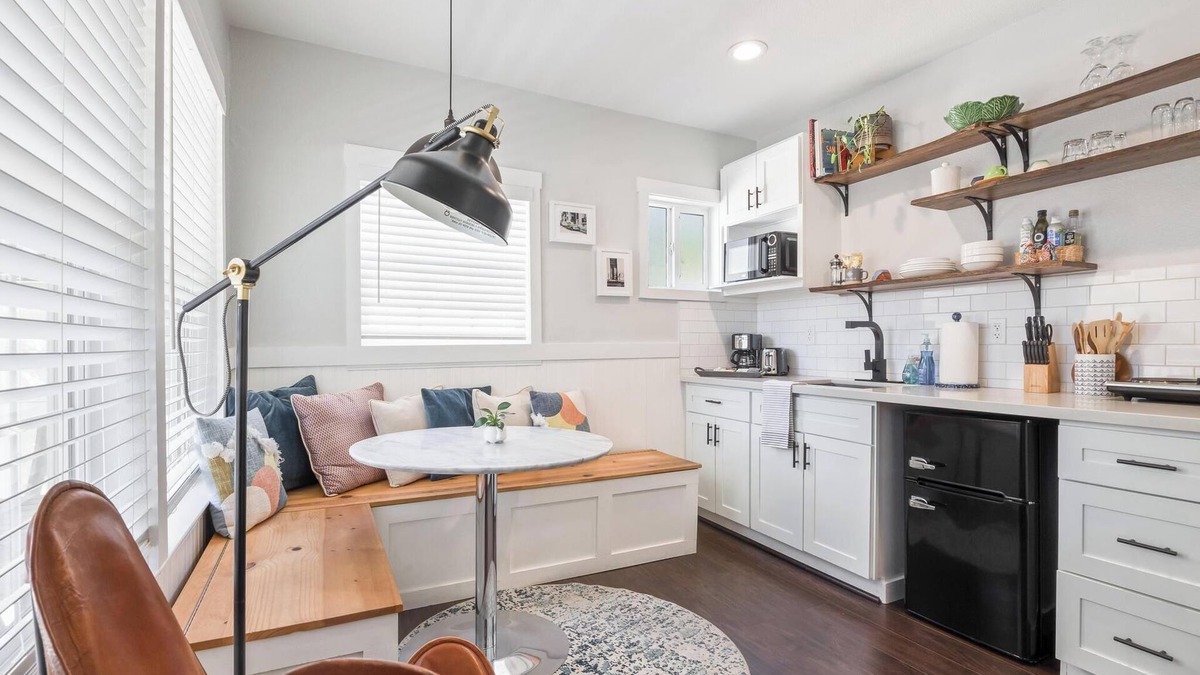 North Oak Park House | Modern and updated suite in East Sacramento