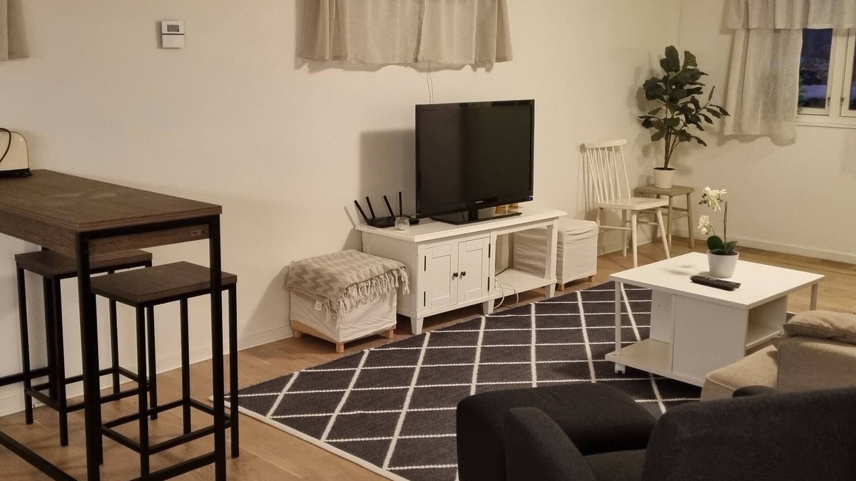 Bramhult Apartment | Modern apartment in a quiet neighbourhood.