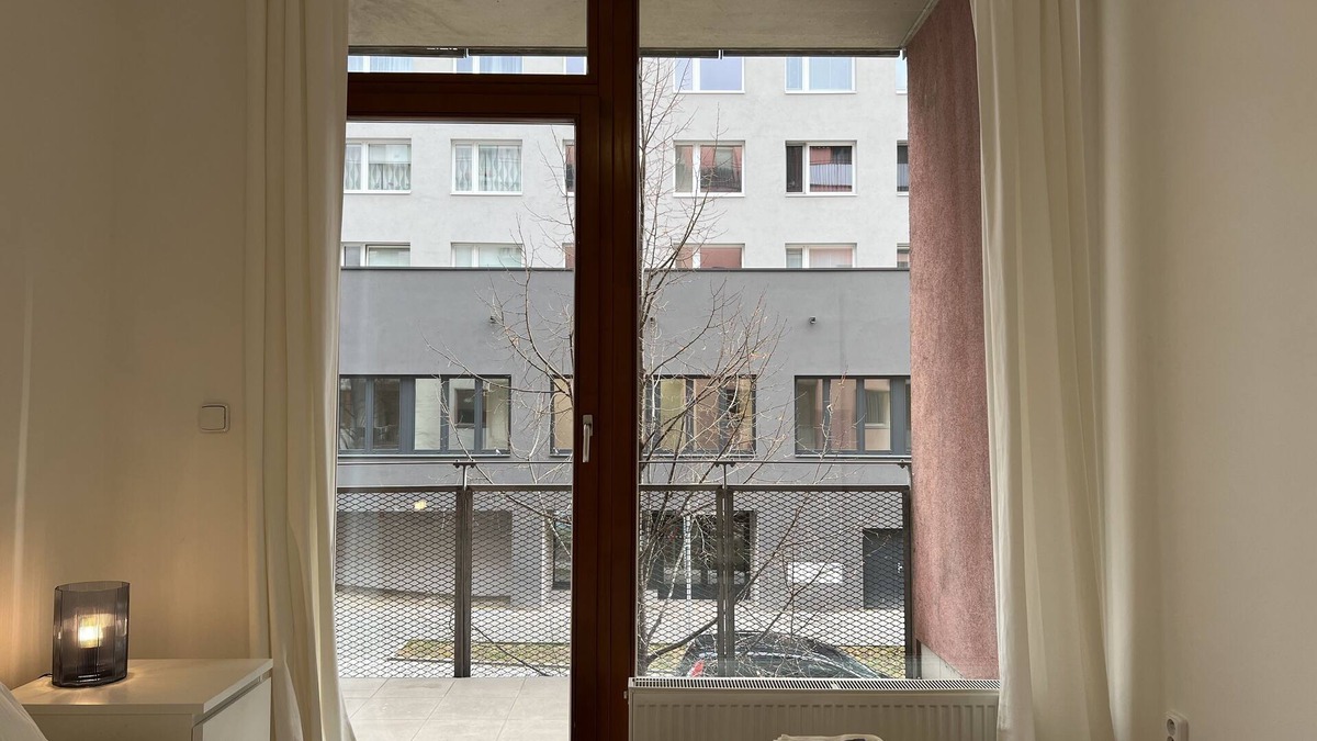 Zizkov Apartment | Modern apartment with balcony