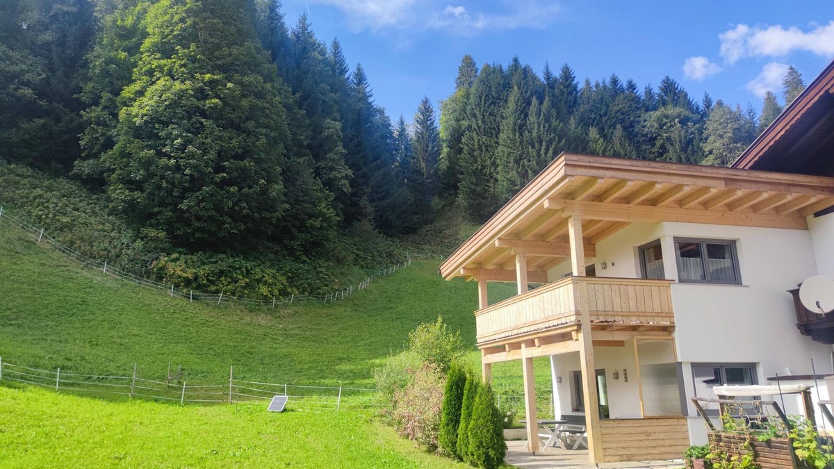 Grundau Apartment | Modern apartement, only 450m to the ski lift