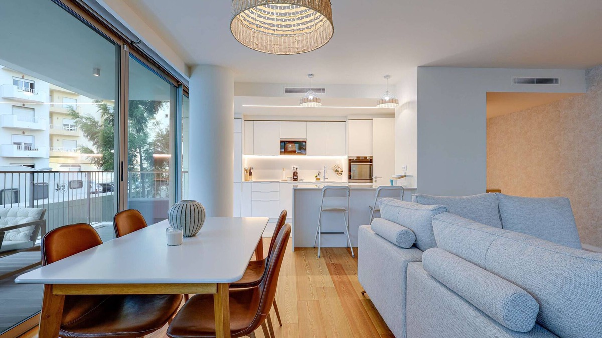 Armacao de Pera Apartment | Modern Apartment with Swimming pool, Spa and Gym
