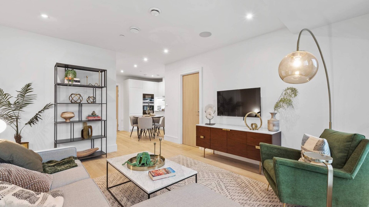 Coombe Hill Apartment | Modern Apartment in West Wimbledon