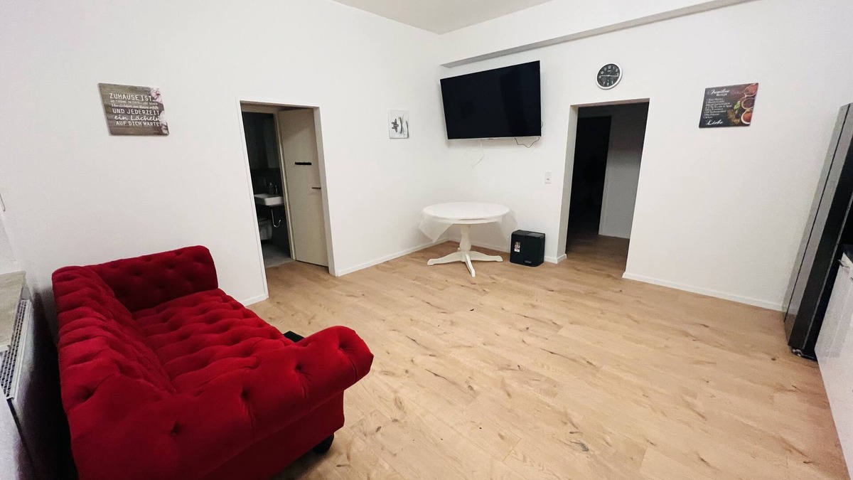 Erwitte Apartment | Modern Apartment 6 Beds Wifi Parking 3 Bedrooms