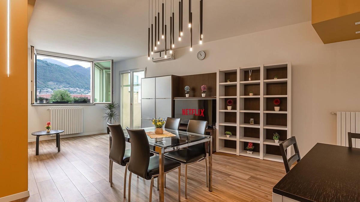 Paratico Apartment | Modern apartment a stone's throw from the lake with private parking