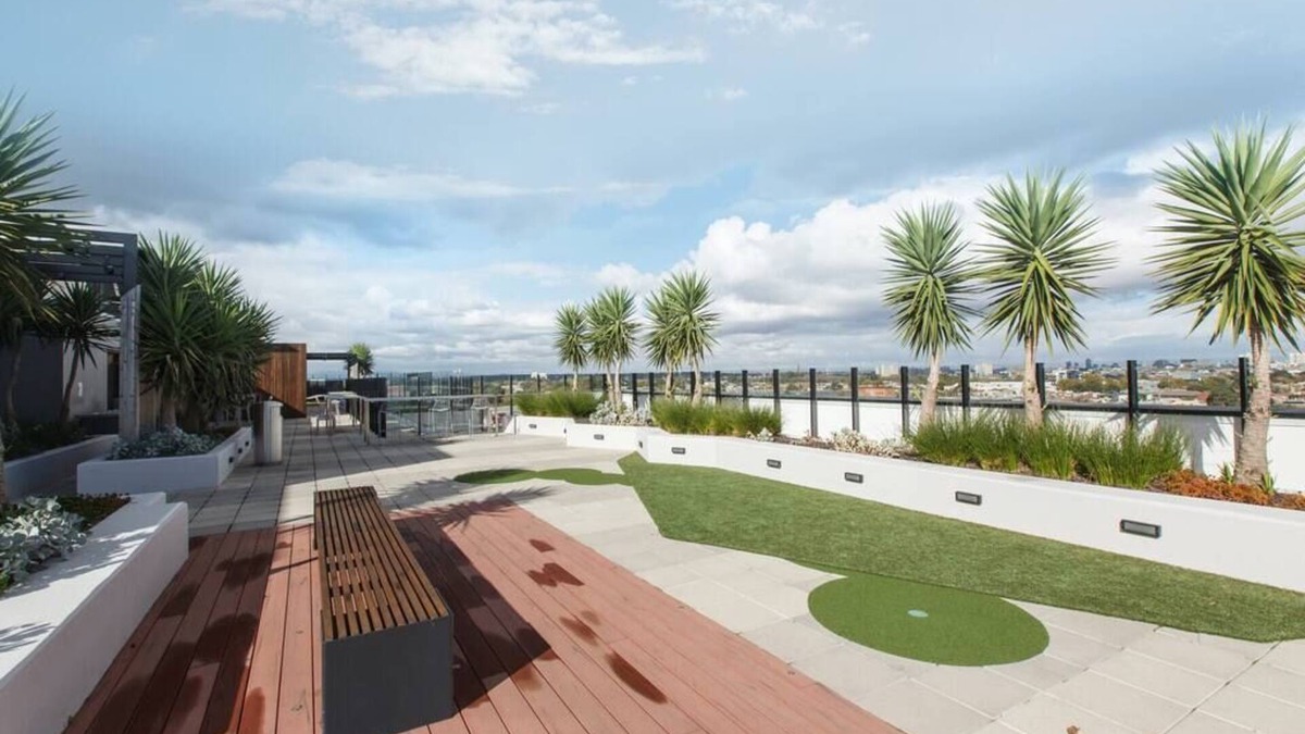 Brunswick East Apartment | Modern Apartment w/Rooftop by Peppy Beach Retreats® (Vic), Ettaro