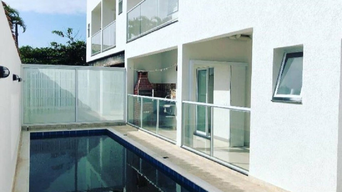 Maranduba House | Modern apartment facing the sea with its own barbecue and swimming pool - Ubatuba