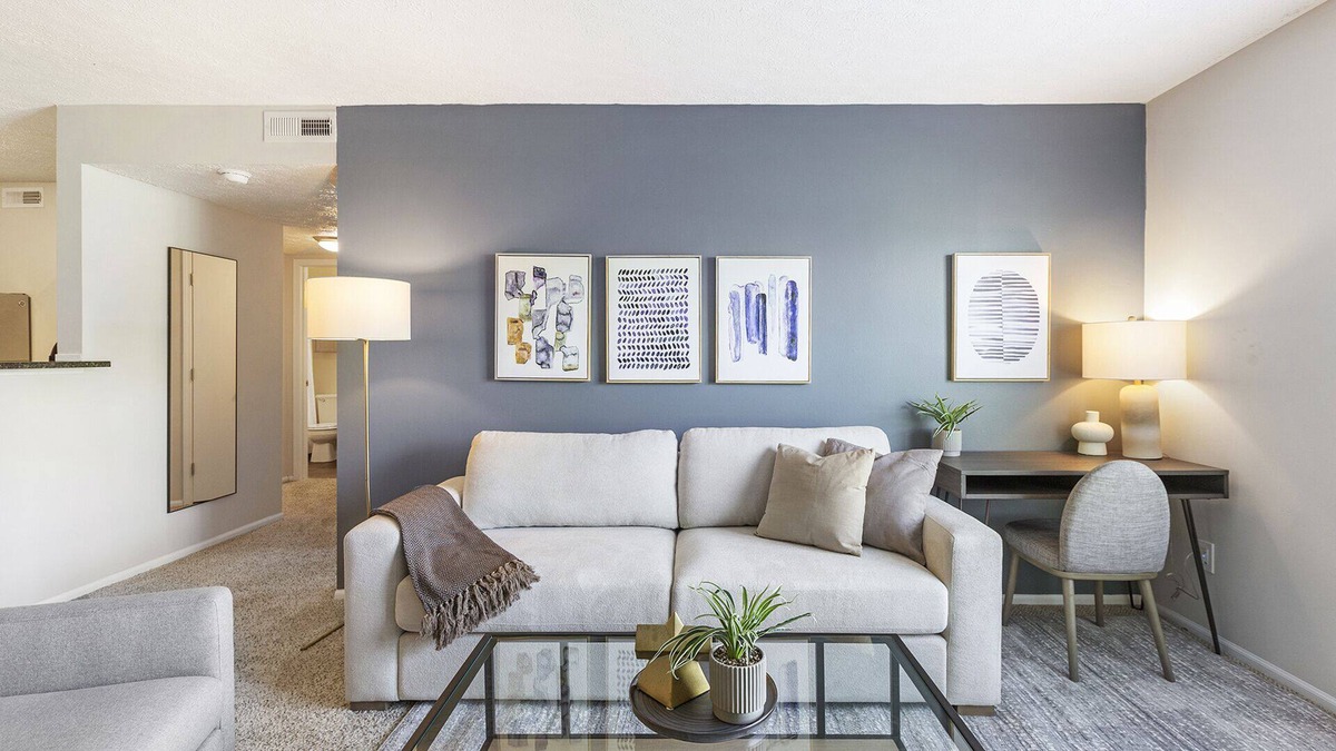 Lewis Center Apartment | Modern Apartment in Prime Location (ID9312X14)
