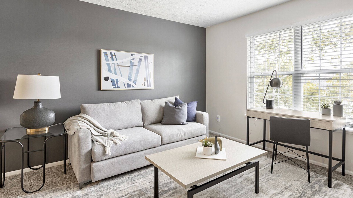 Lewis Center Apartment | Modern Apartment in Prime Location (ID3447X43)