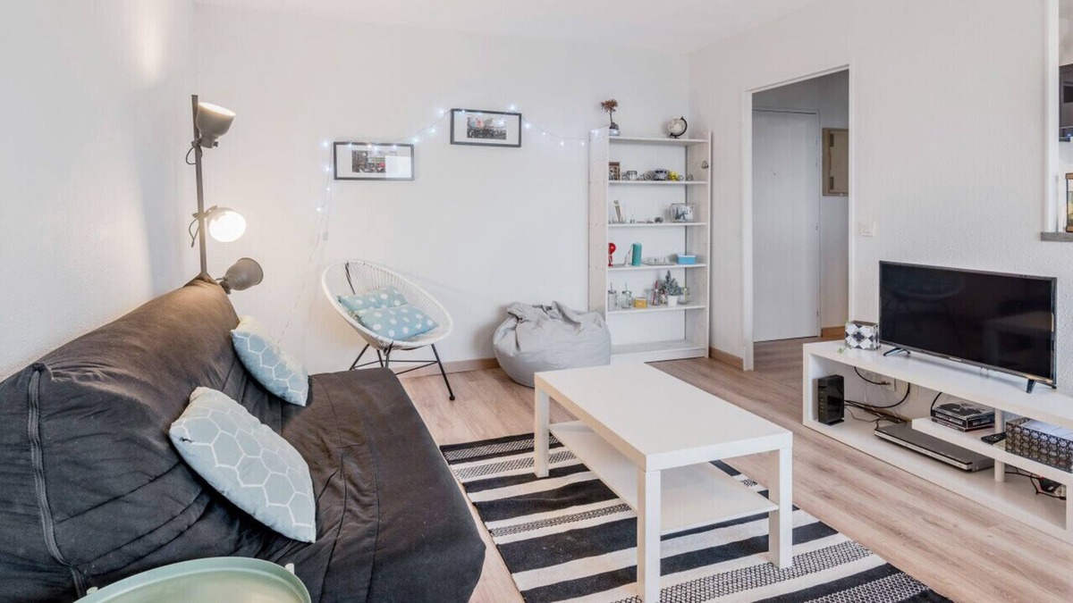 Merignac Apartment | Modern apartment in Bordeaux - W274