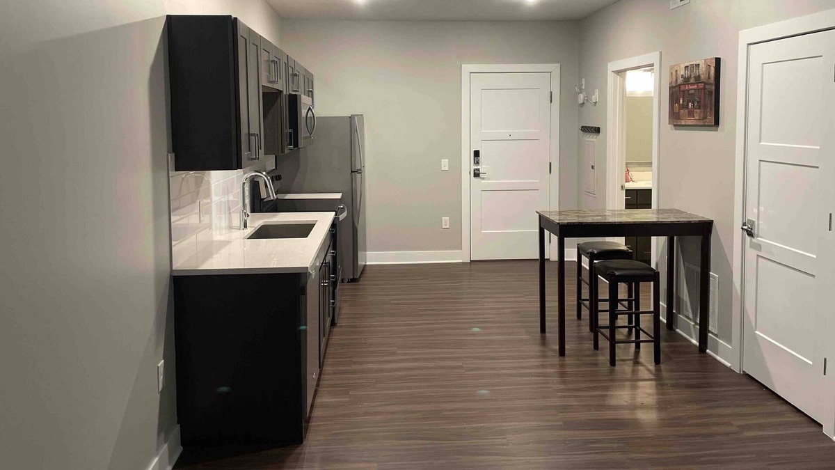 Weinland Park Apartment | Modern Apartment In Heart Of Columbus/Near High Street/And Ohio State