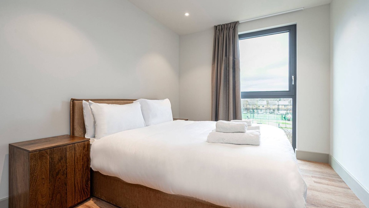 Tottenham Hale Apartment | Modern Apartment in North London