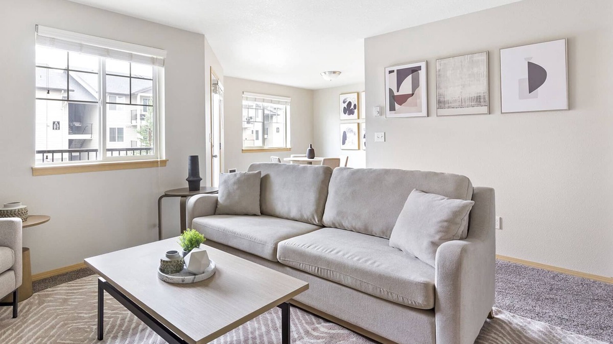 Vancouver Apartment | Modern Apartment in Prime Location (ID1221X280)