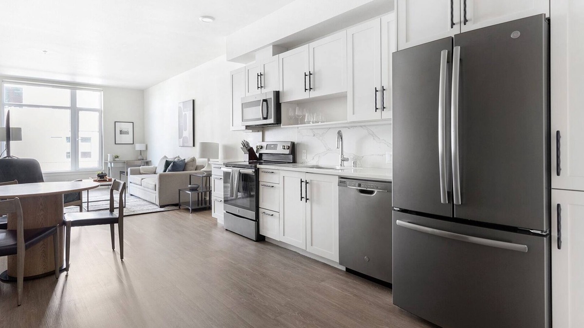 Downtown Vancouver Apartment | Modern Apartment in Prime Location (ID9717X89)