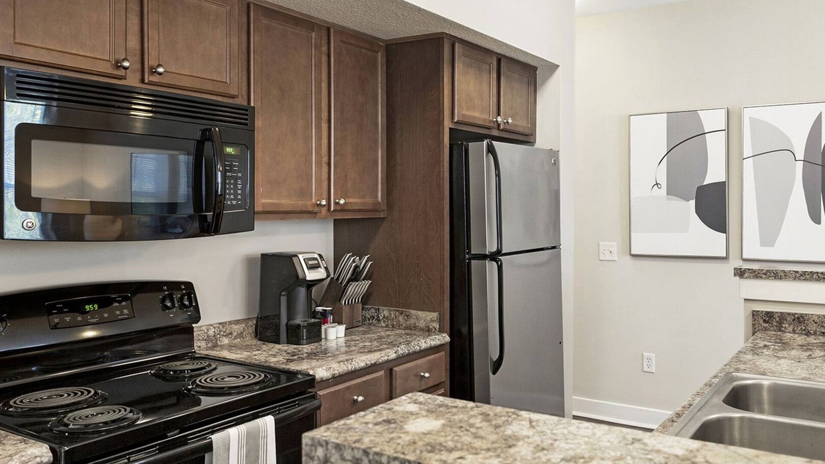 Westfield Apartment | Modern Apartment in Prime Location (ID7744X74)