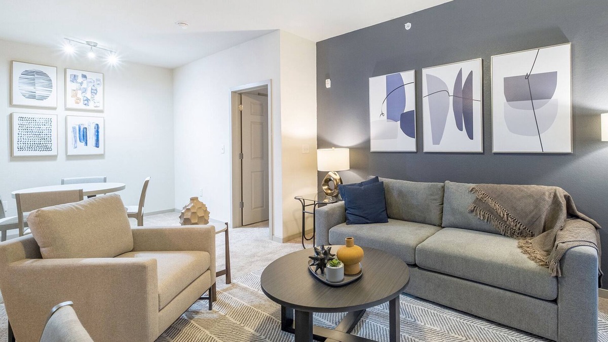 Shannon Apartment | Modern Apartment in Prime Location (ID9312X29)