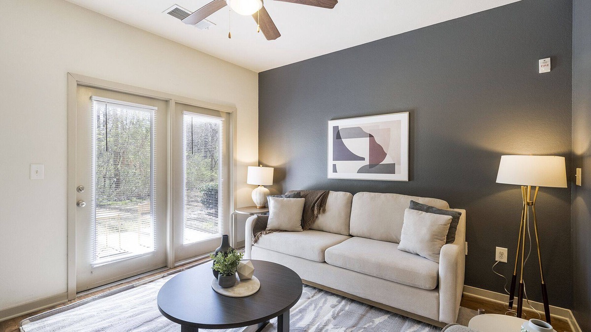 Shannon Apartment | Modern Apartment in Prime Location (ID3558X97)