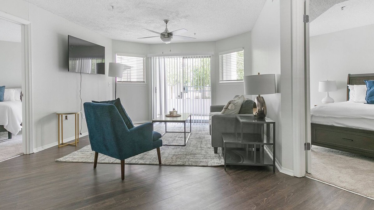 Blue Ash Apartment | Modern Apartment in Prime Location (ID1387X808)