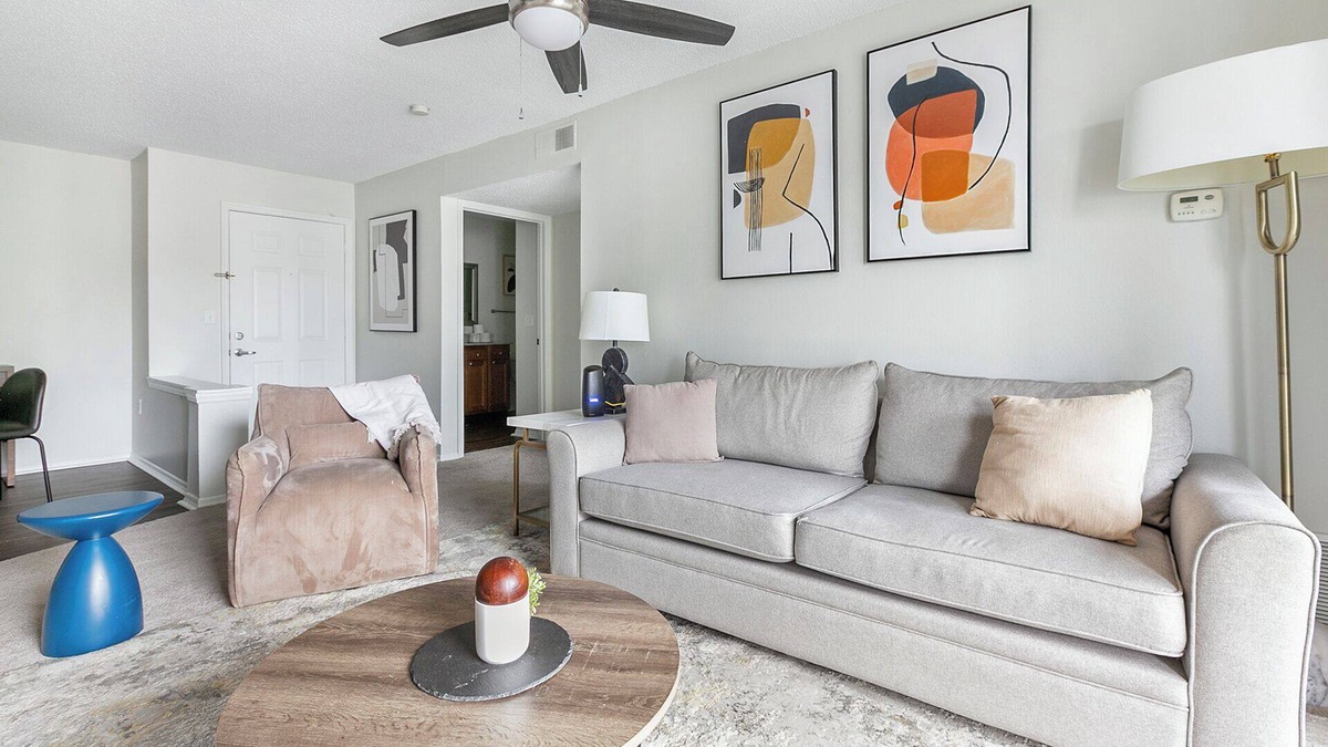 Blue Ash Apartment | Modern Apartment in Prime Location (ID1387X817)