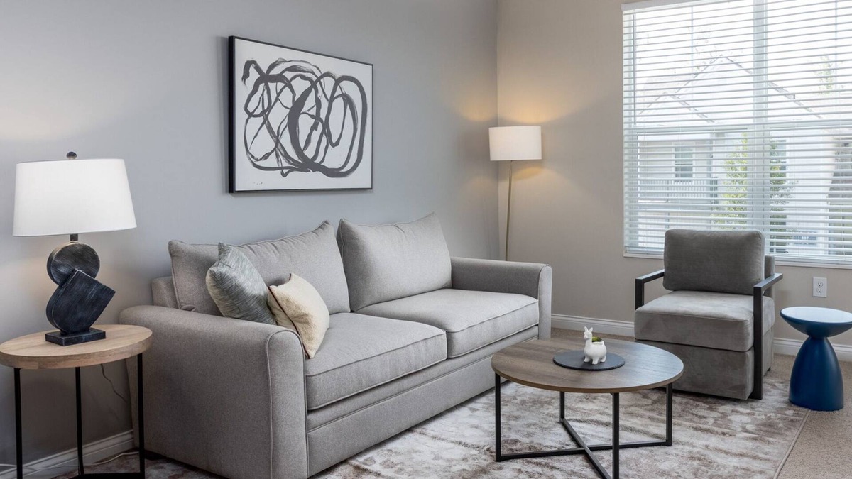Lewis Center Apartment | Modern Apartment in Prime Location (ID4410X01)