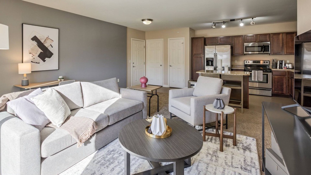 Papillion Apartment | Modern Apartment in Prime Location (ID8073X25)